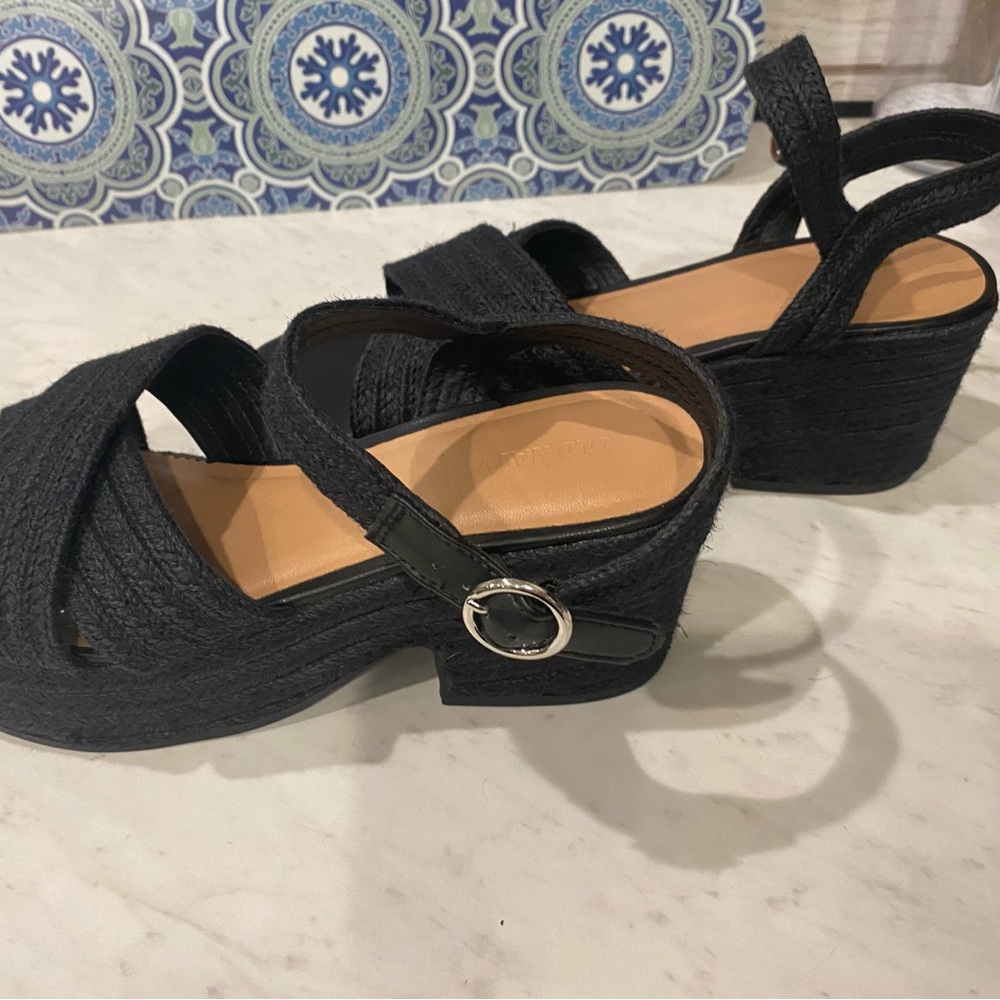 Old Navy Rafia woven Wedge